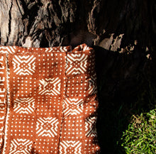 Load image into Gallery viewer, Red Patterned Cloth
