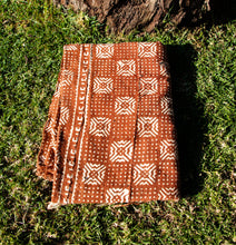 Load image into Gallery viewer, Red Patterned Cloth
